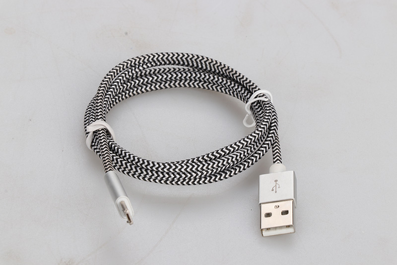 usb-am-to-micro-lightning-cable06