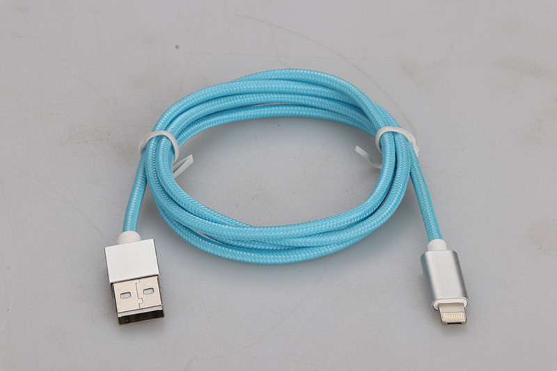 usb-am-to-micro-lightning-cable08